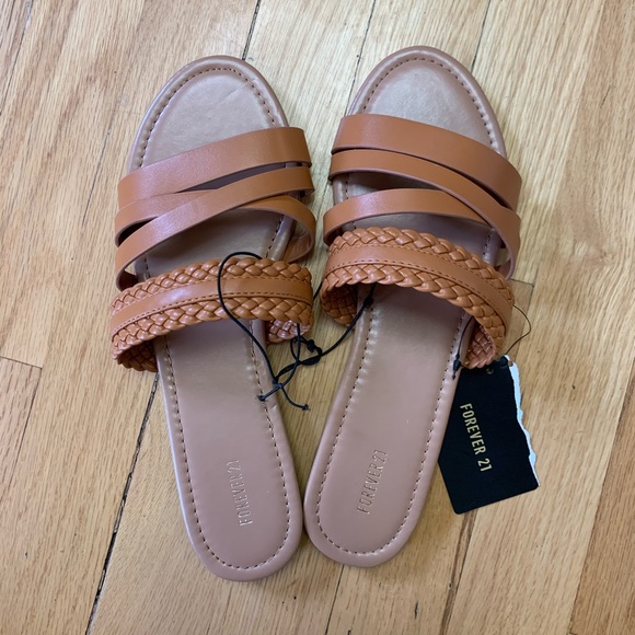 NWT Forever 21 Slide Sandals - Picture 1 of 3